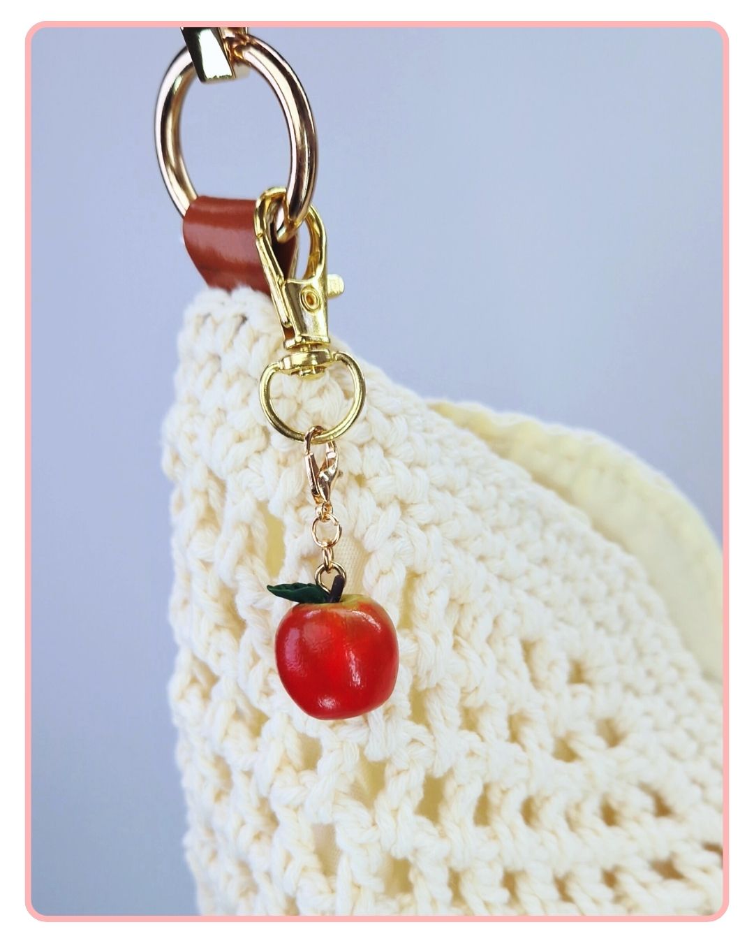 Rode appel met groen blad, kawaii handgemaakte accessoires en sieraden
